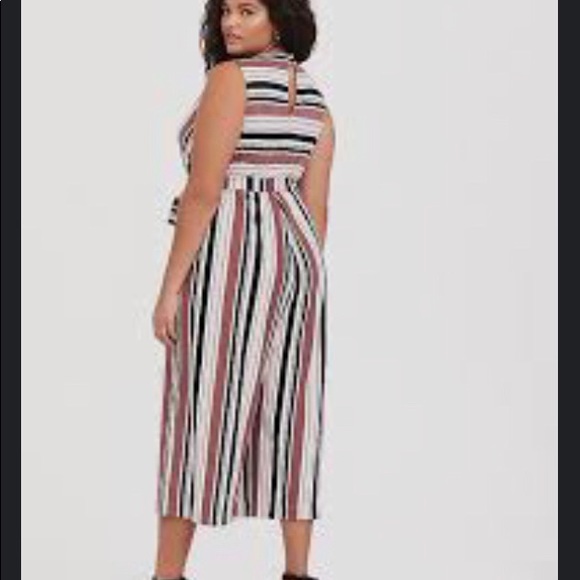 Stripped Cropped Jumpsuit - Picture 3 of 3